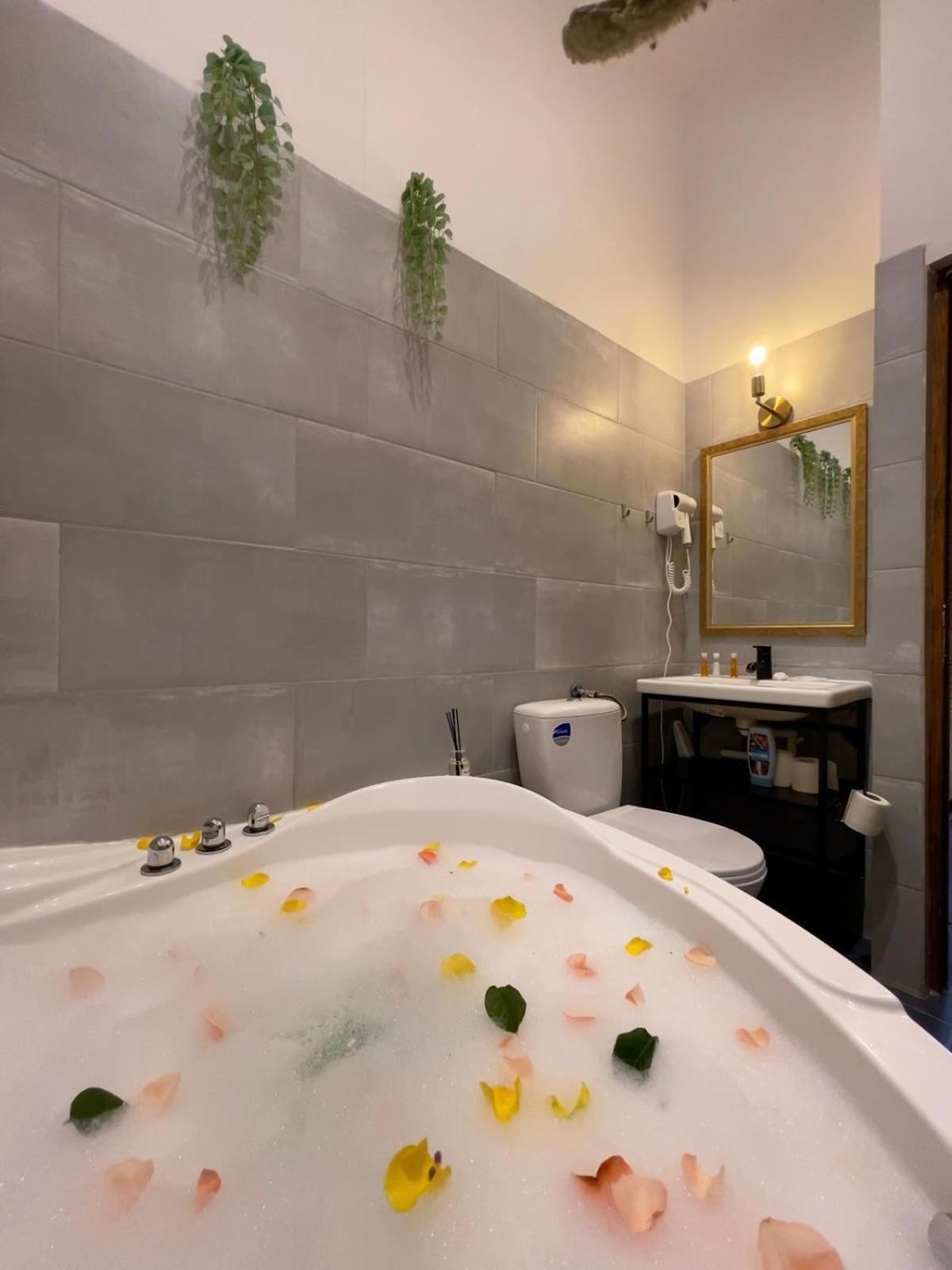 Old Town Jacuzzi Studio Bucureşti Exterior foto